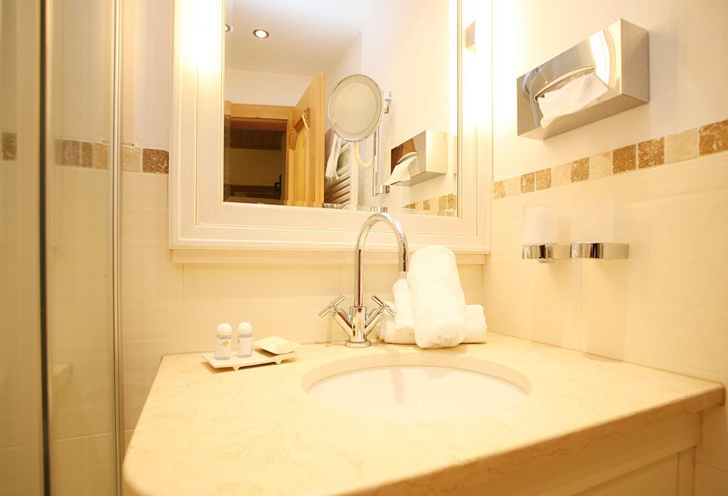 Rosis Sonnbergstuben Hotel คิทซ์บือห์ ห้อง รูปภาพ